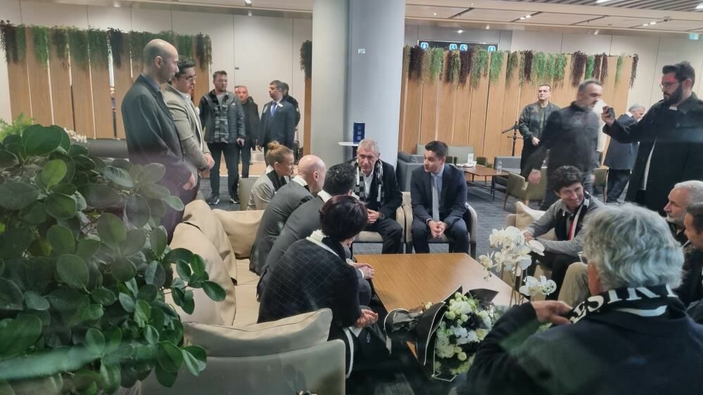 Beşiktaş'ın yeni teknik direktörünü karşıladı: Fernando Santos İstanbul'da