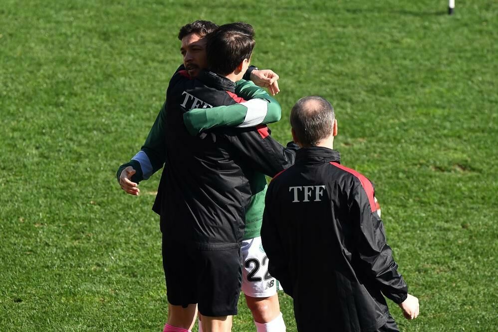 Halil Umut Meler 34 gün sonra düdük çalacak