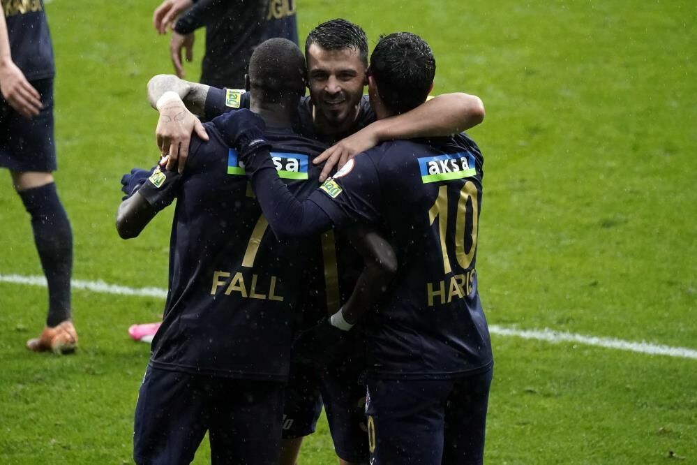 Kasımpaşa Hatayspor'u farklı devirdi