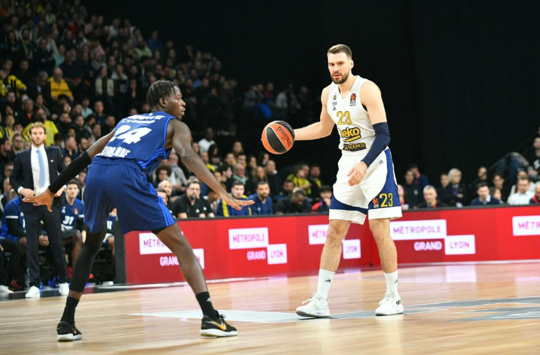 Fenerbahçe EuroLeague'de LDLC Asvel'i devirdi
