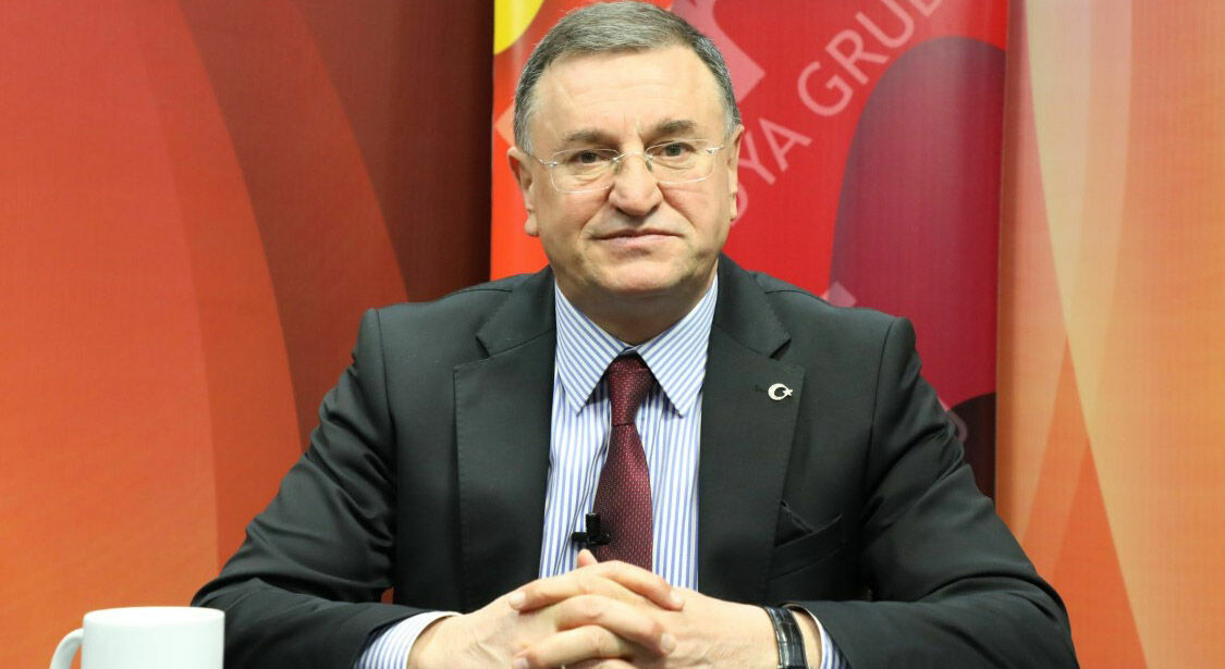 Lütfü Savaş (1)