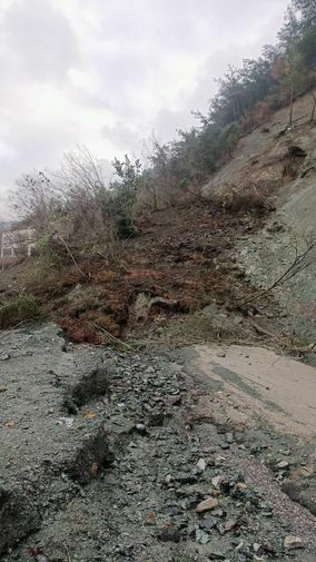 Hatay'da Heyelan! İki Yayla Evi Zarar Gördü