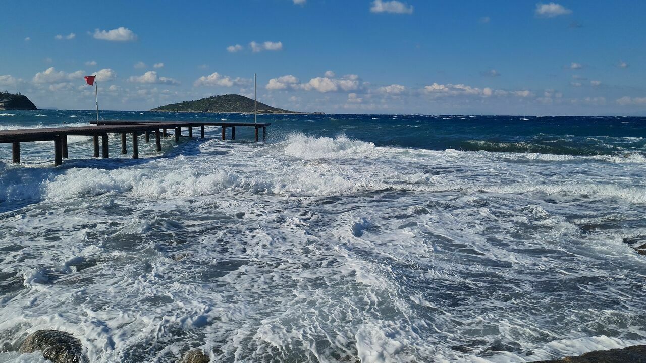 Meteoroloji Uyarmıştı! Bodrum'da Fırtına Etkili Oldu 