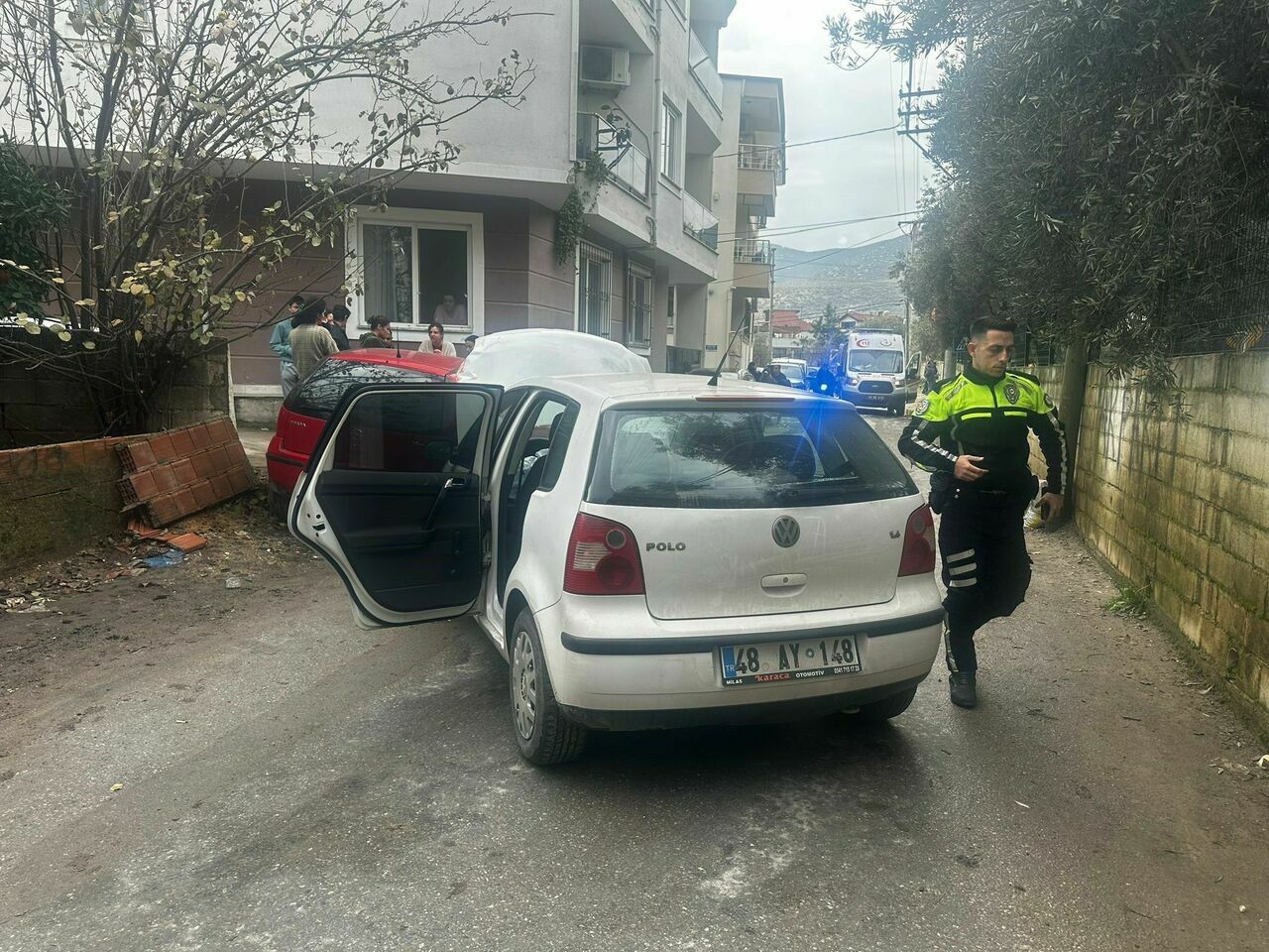 Muğla Milas'ta Iki Araç Çarpıştı! İkisi Çocuk 4 Yaralı