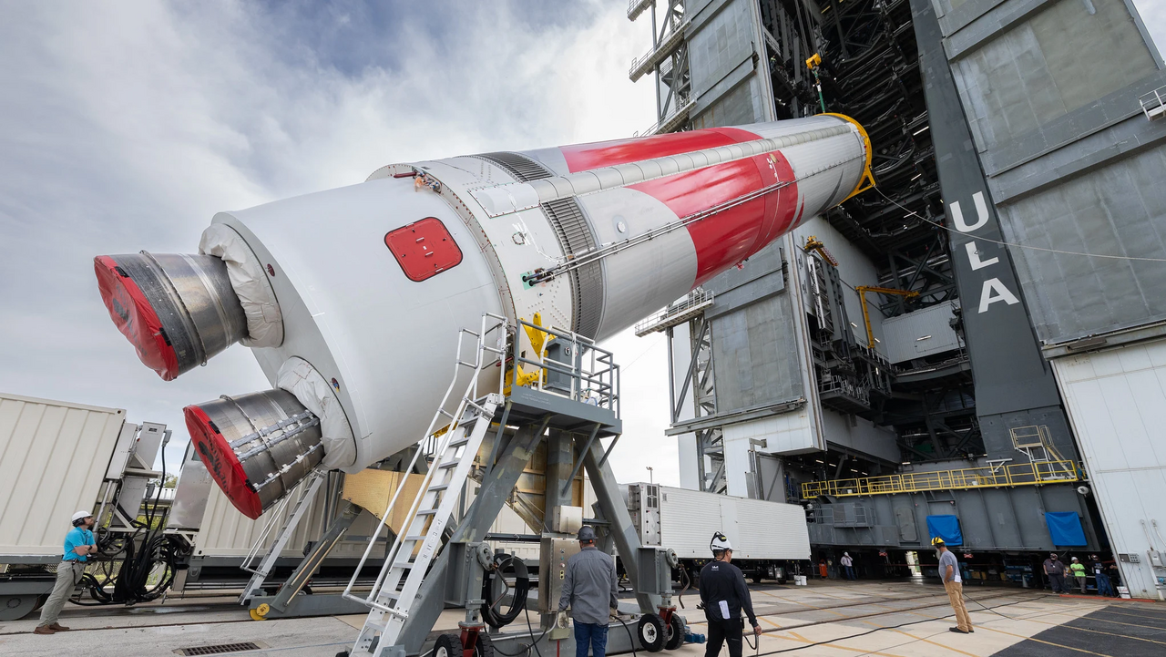 NASA 50 yıl sonra Ay’a ilk misyonunu başlattı