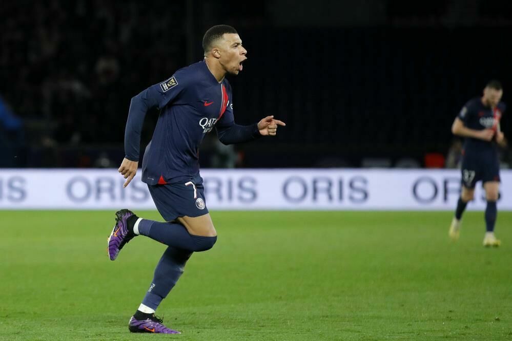 UEFA Şampiyonlar Ligi ve Avrupa Ligi kaldığı yerden devam ediyor