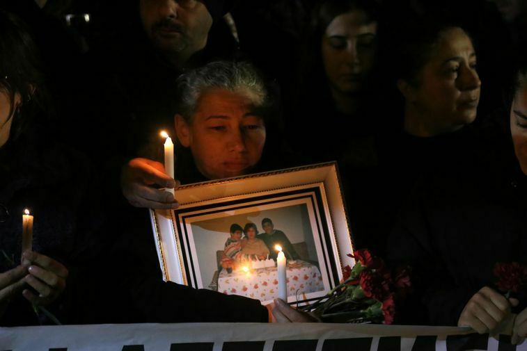 Adana'da Depremin Yıl Dönümde Gözyaşları Sel Oldu 