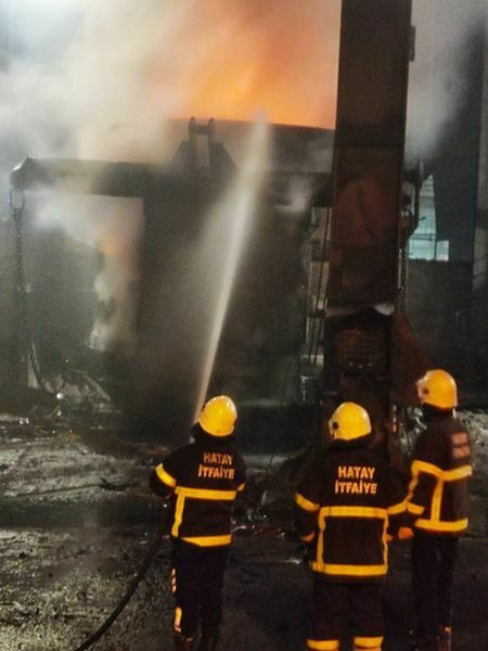 Hatay'da Demir Çelik Fabrikasında Yangın