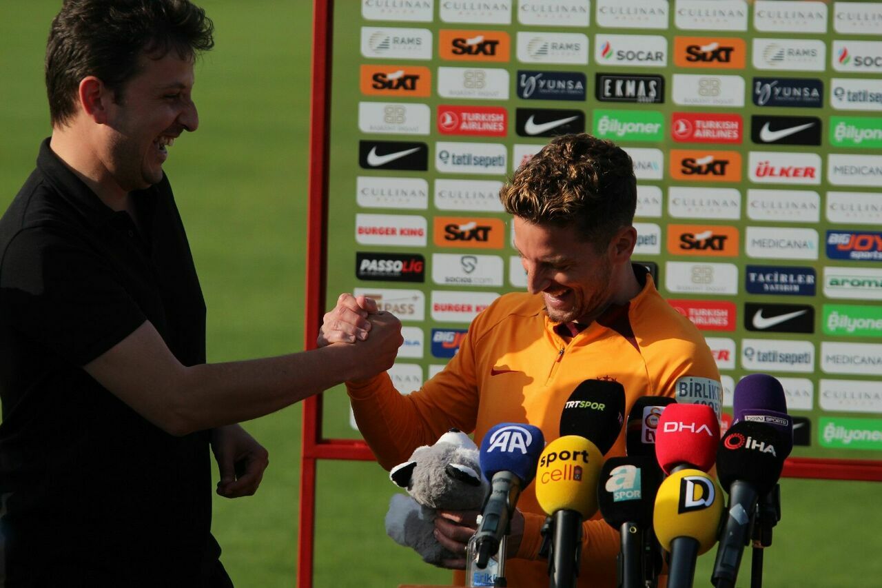 1 Yıl Daha Futbola Devam Edeceğim