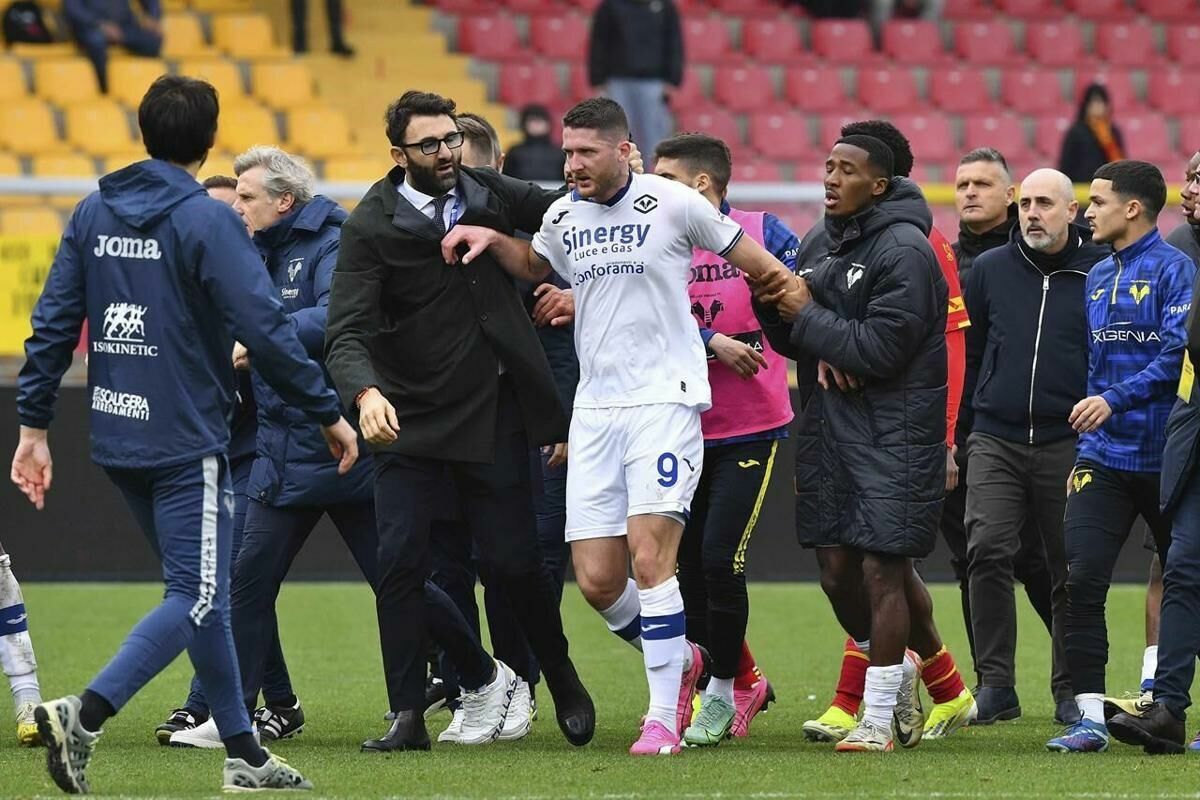 Lecce Roberto D'Aversa ile yolları ayırdı