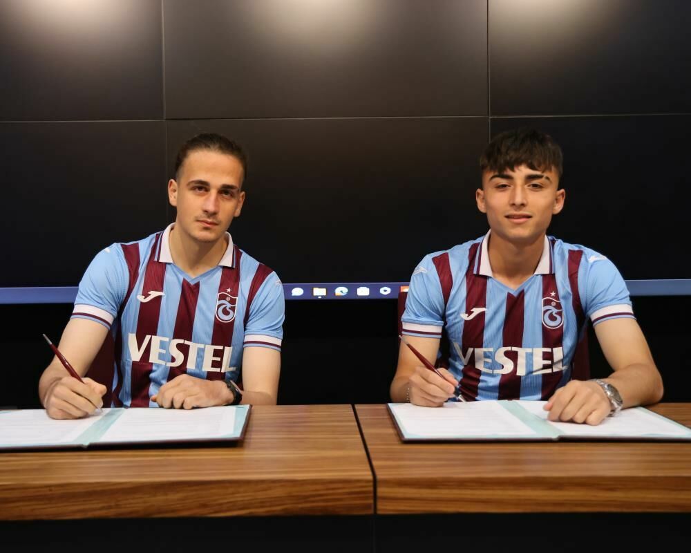 Trabzonspor altyapısından iki genç futbolcu ile profesyonel sözleşmeye imzaladı