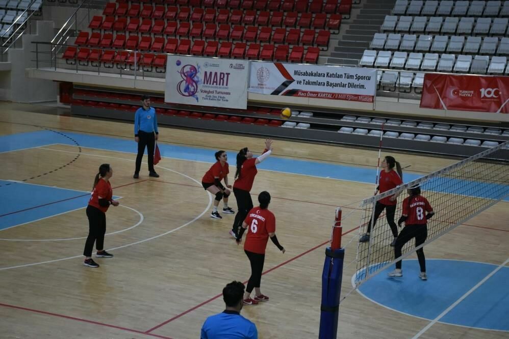 Emniyetin kadınları finale çıktı