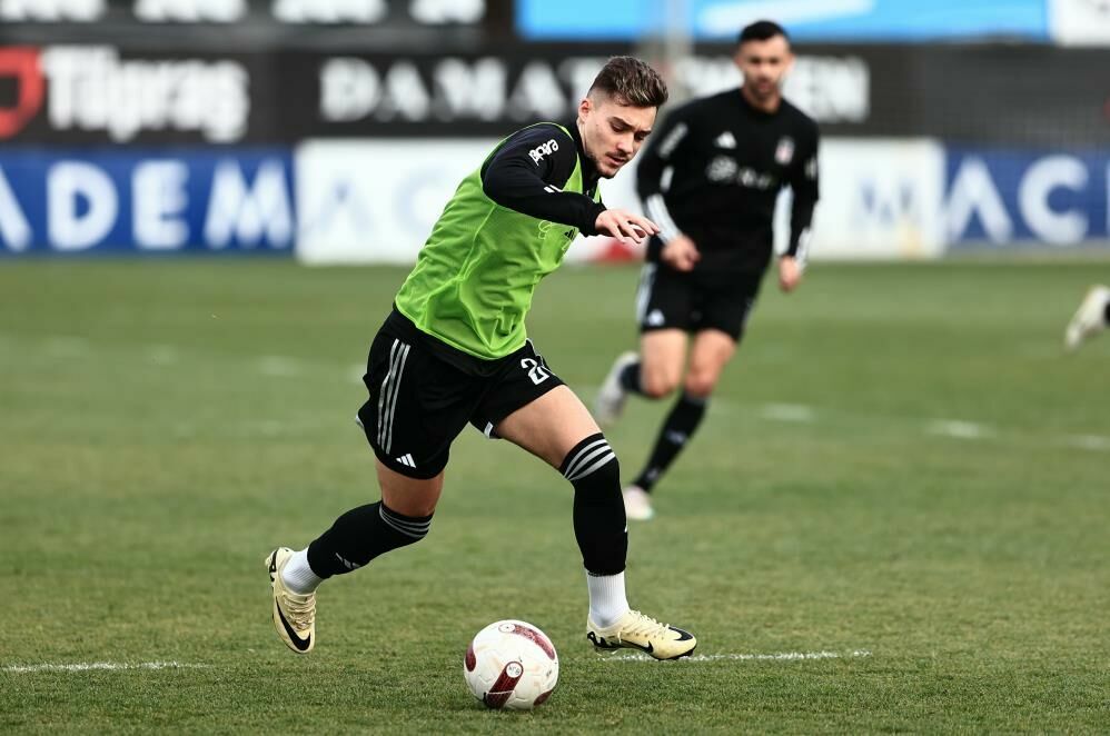 Beşiktaş Antalyaspor maçının mesaisine devam ediyor