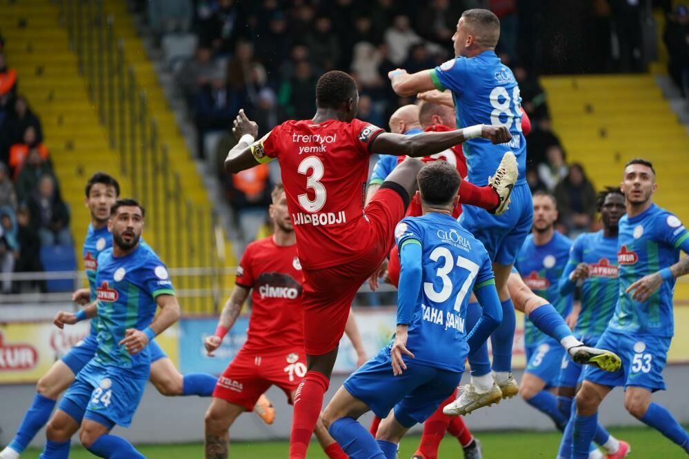 Rizespor Gaziantep FK'yı 3-1 mağlup etti