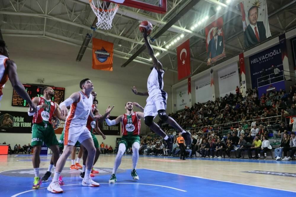 Çağdaş Bodrum Spor Karşıyaka'ya mağlup oldu