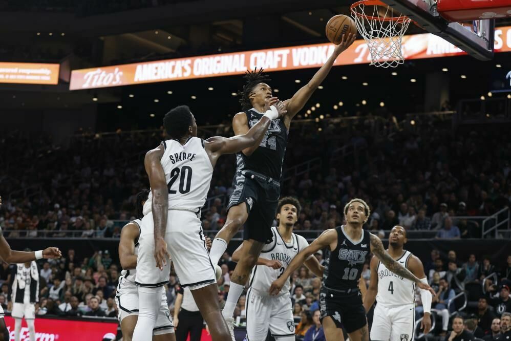 Cedi Osman'ın takımı San Antonio Spurs Brooklyn Nets'i mağlup etti