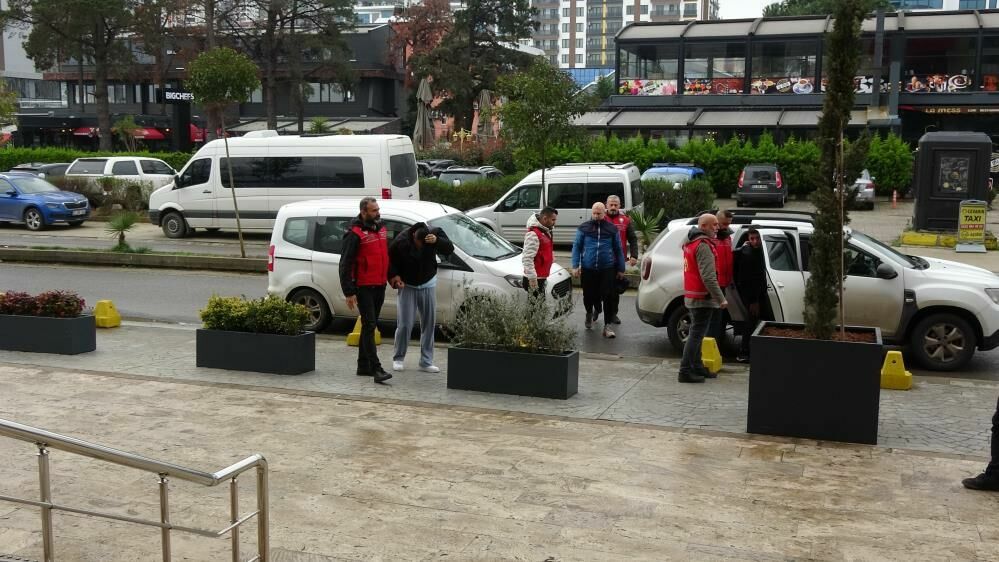 Trabzonspor Fenerbahçe maçı sonrası sahaya giren taraftarlar adliyeye getirildi