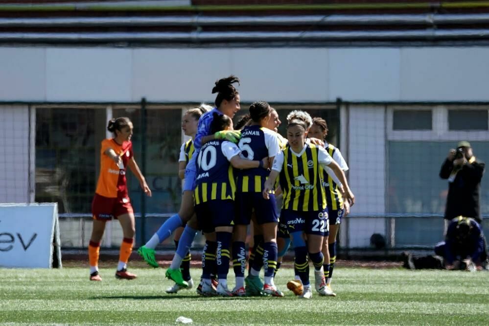 Fenerbahçe Galatasaray'ı yendi 