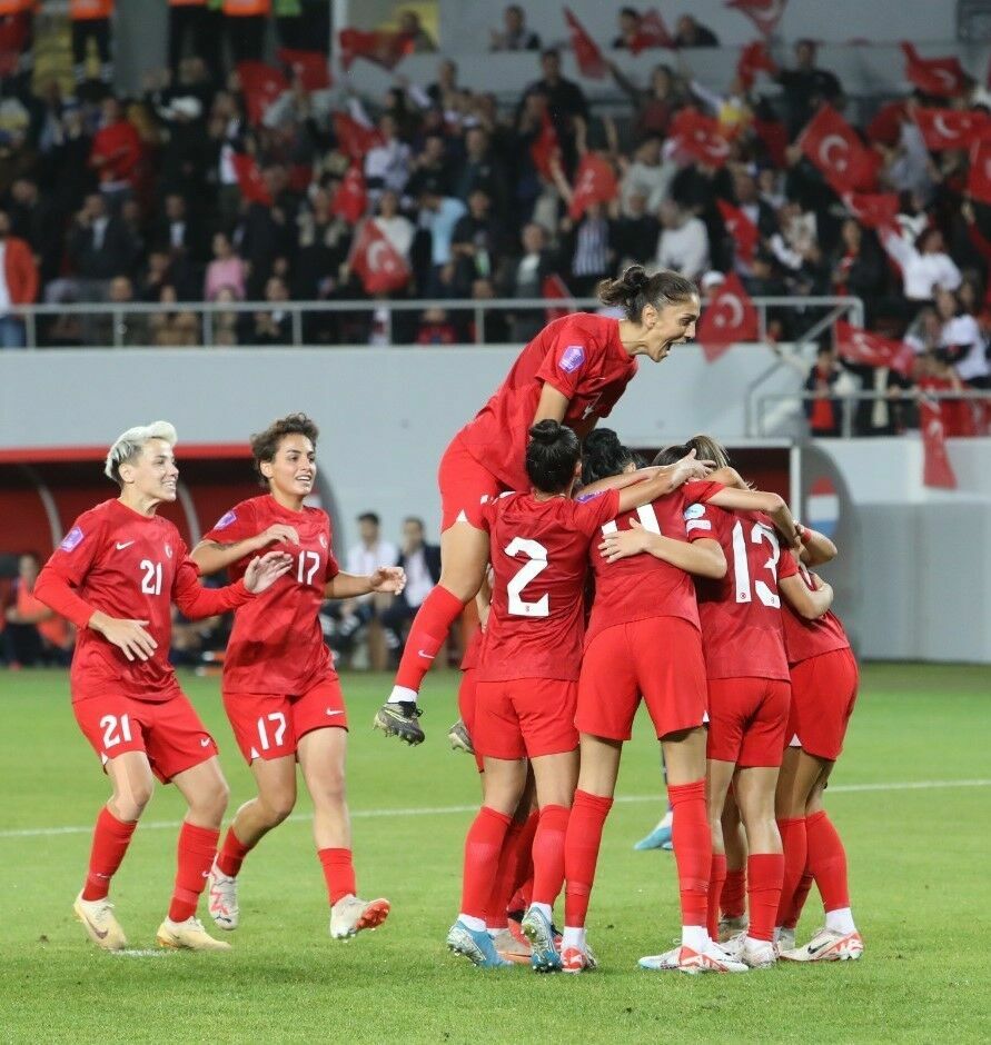 A Milli Kadın Futbol Takımı'nın aday kadrosu açıklandı