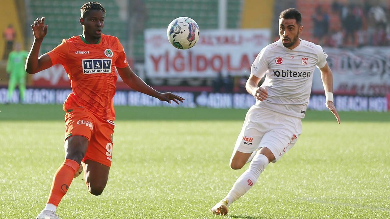 Alanyaspor 2'nci Başkanı Kamil Köseoğlu: 'Kulübümüz ekonomi ve tanıtıma büyük katkı sağlıyor'