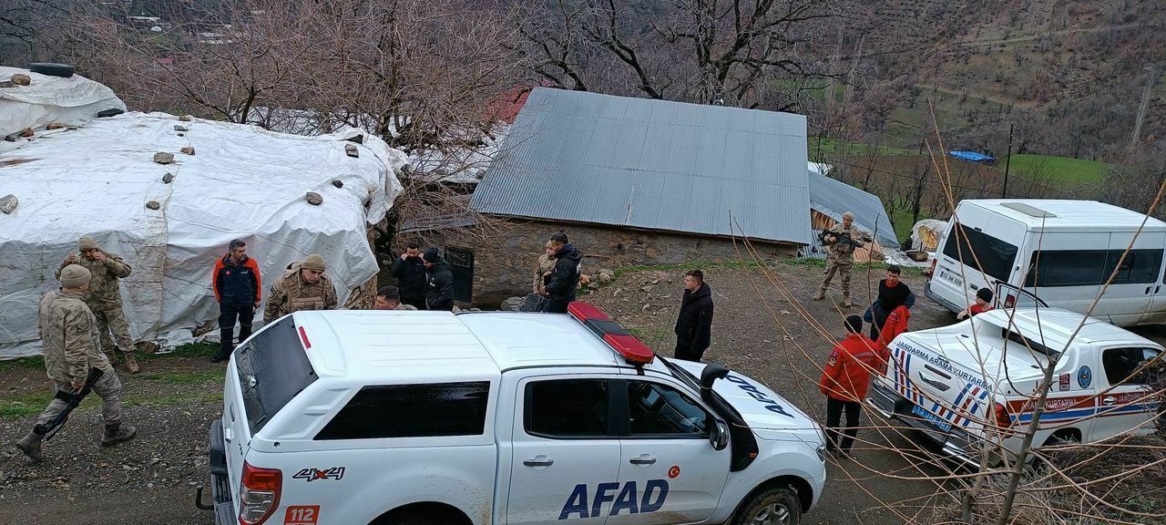 Hizan'da Yaşlı Adam Kayboldu! Ceketi Dere Kenarında Bulundu (4) Result