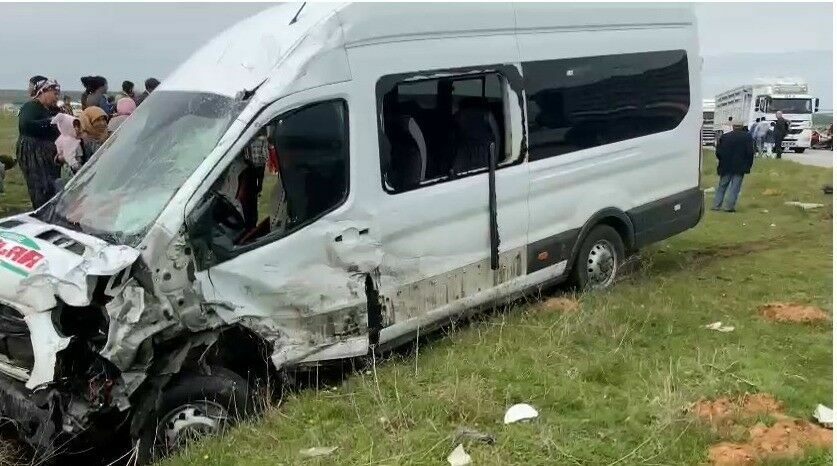 Ortadan Ikiye Bölünen Traktör Sürücüsü Feci Şekilde Can Verdi2
