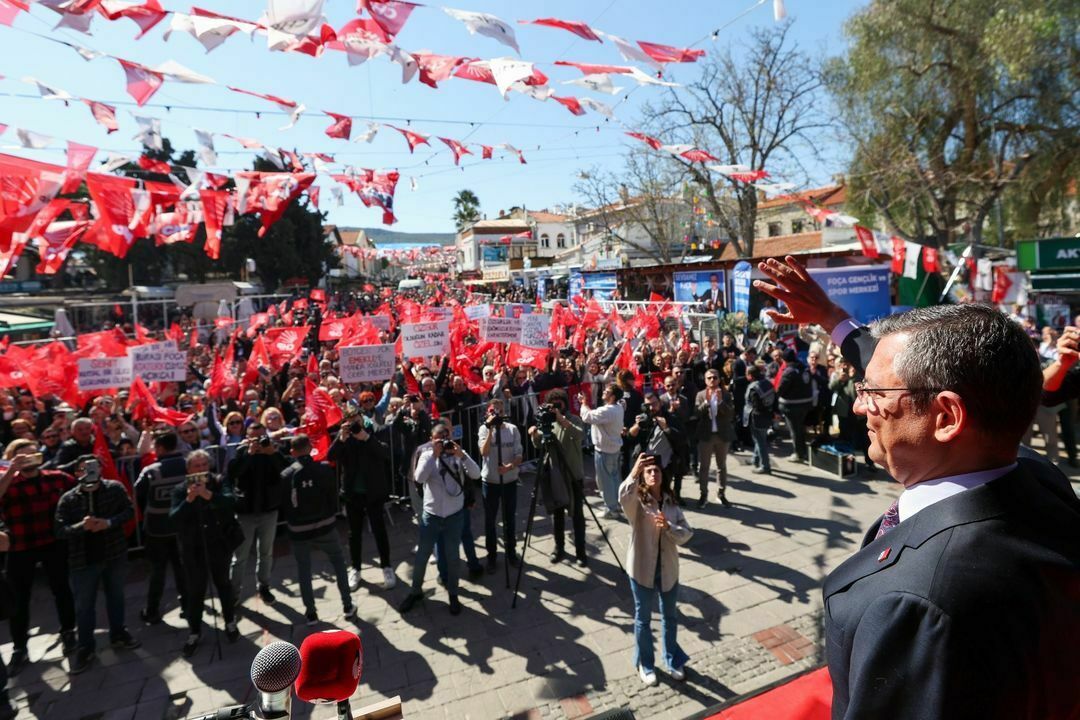 Paragraf Sorusu Gibi! Özgür Özel'den O Sloganı Düzeltti Evladım O Mesajı Mı Verdik (3) Result