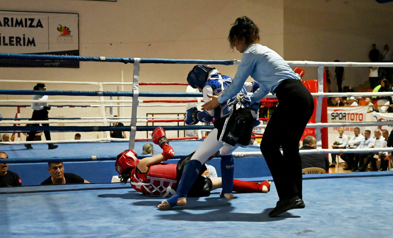 Kemer'de Muaythai Şampiyonası başladı