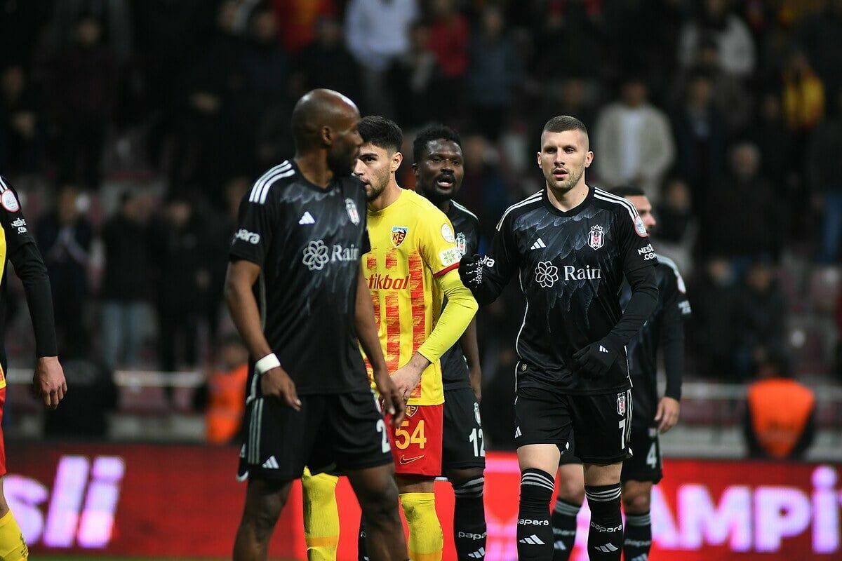 Beşiktaş’ta sakatlık şoku: Başakşehir maçında 3 oyuncu forma giyemeyecek