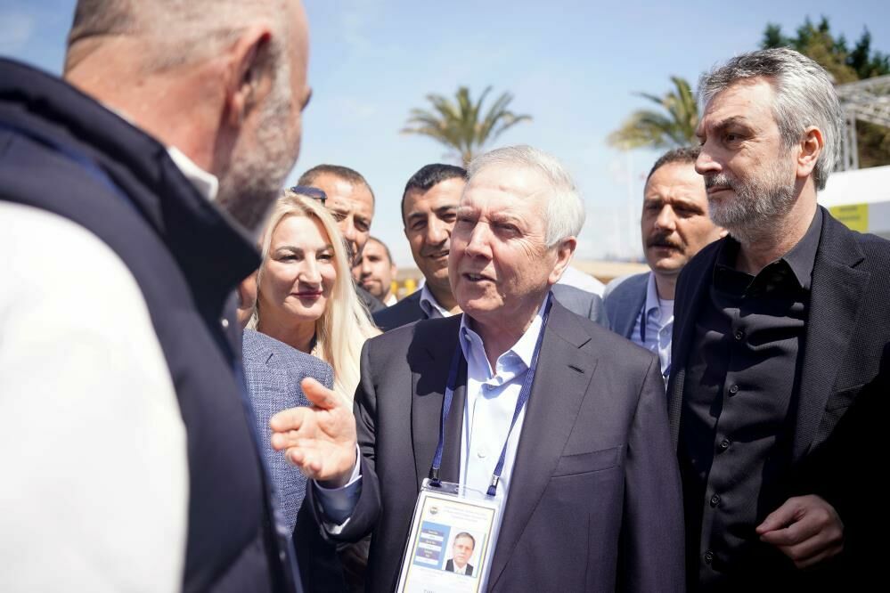 Aziz Yıldırım 6 yıl sonra Fenerbahçe tesislerine döndü