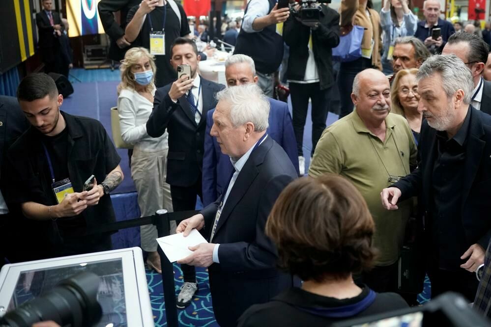 Aziz Yıldırım Fenerbahçe Yüksek Divan Kurulu Seçiminde Oyunu Kullandı