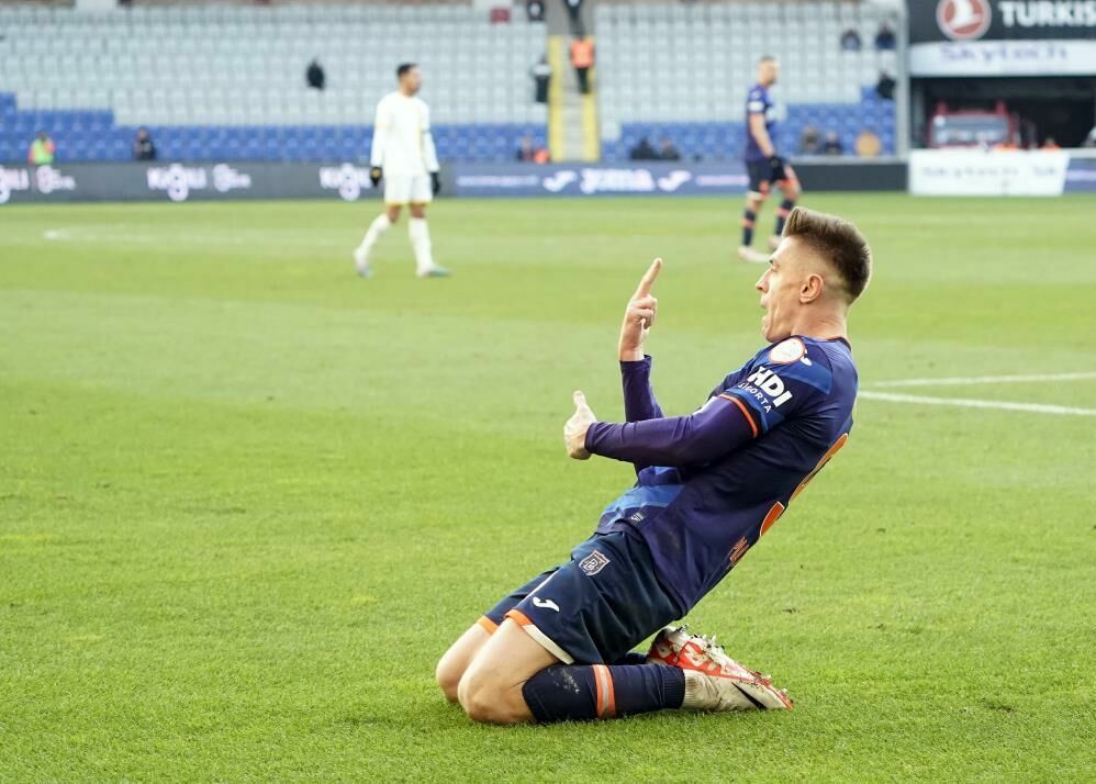 Başakşehir Hatayspor'u yenerek Avrupa kupalarına yaklaştı