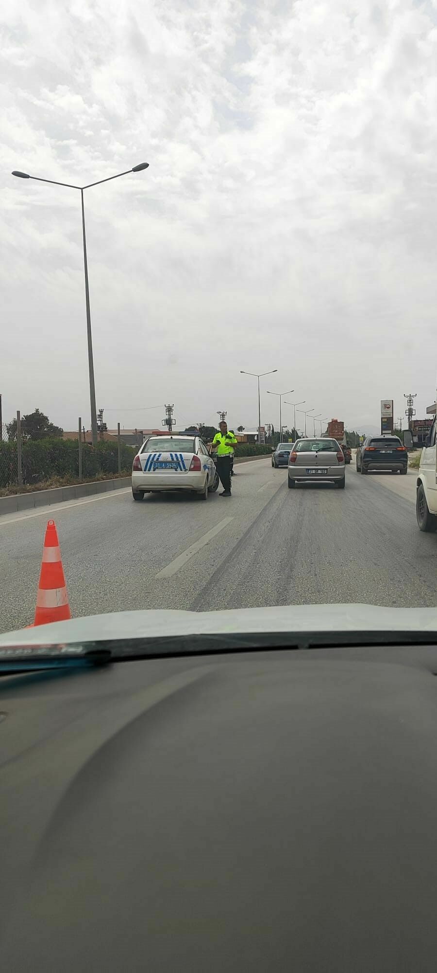 Antakya'da Araç Takla Attı! Sürücü Araçta Sıkıştı (2)
