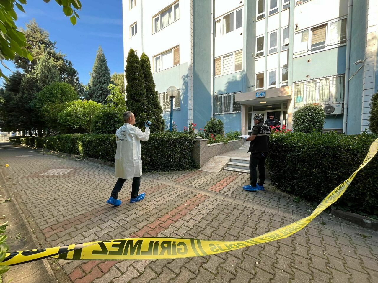 Tadilat Meselesi Sebebiyle Apartman Yöneticisi Komşusuna Pusu