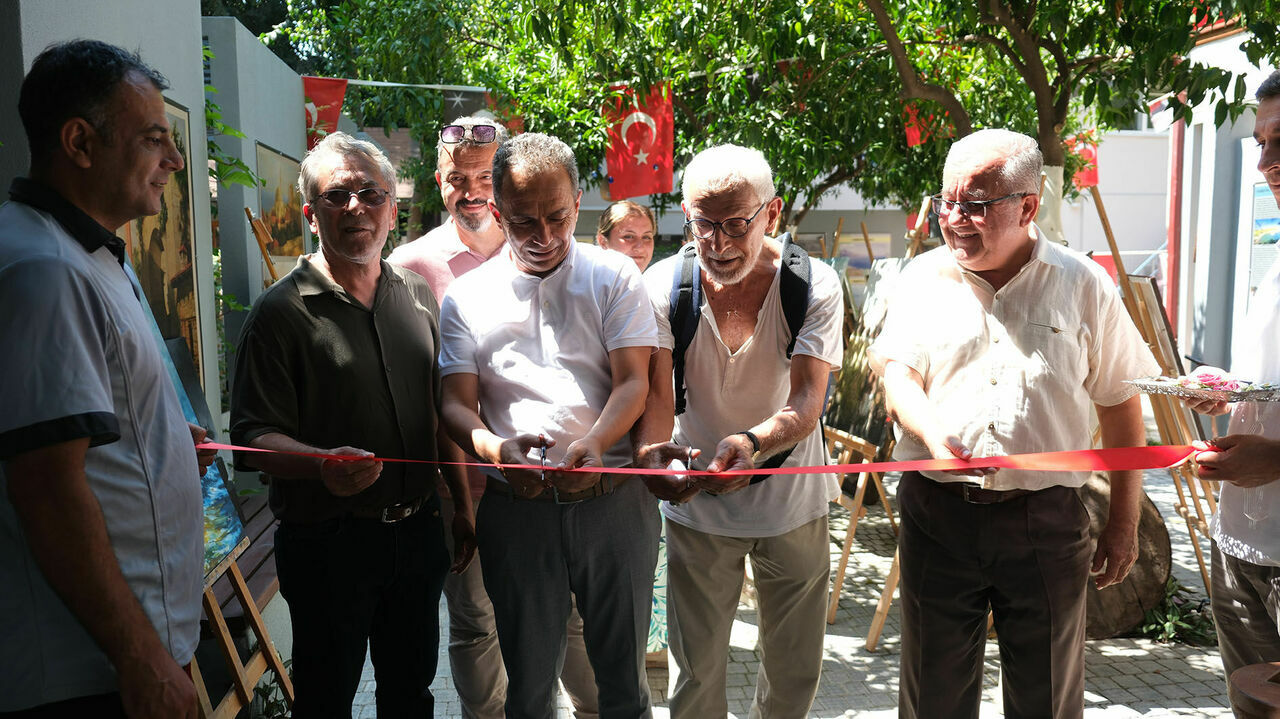 Kemer Belediyesi Kültür Evi'nde yağlı boya resim sergisi büyük ilgi gördü