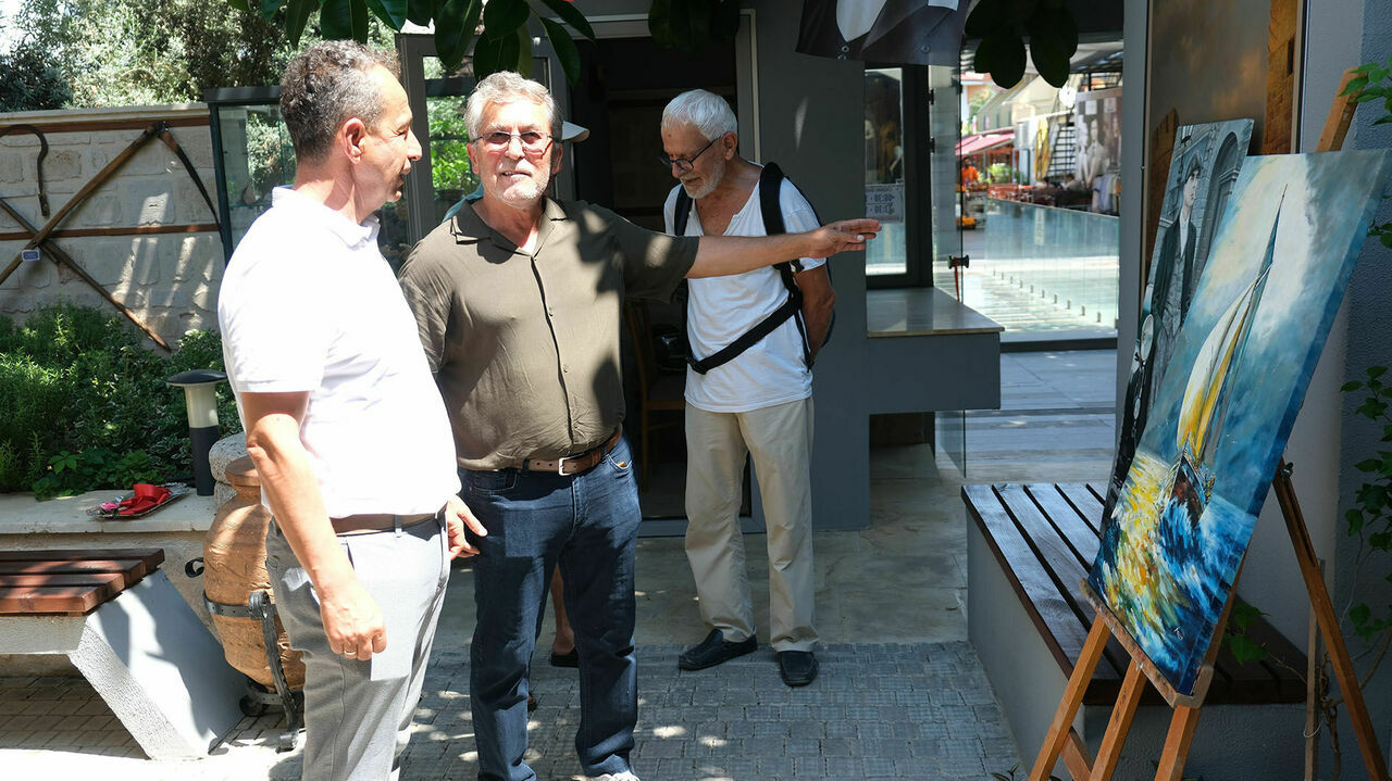 Kemer Belediyesi Kültür Evi'nde yağlı boya resim sergisi büyük ilgi gördü