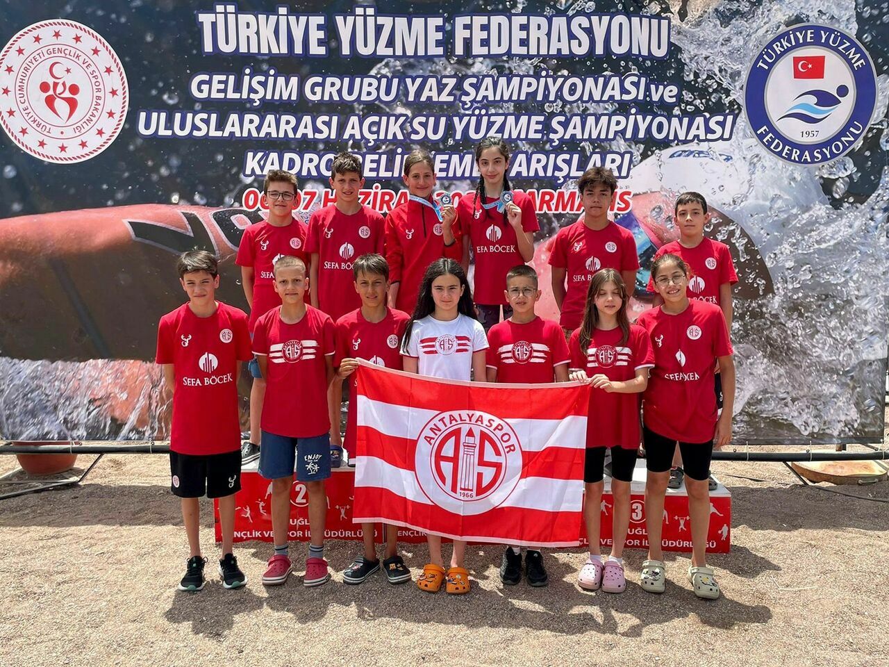 Antalyaspor’un 7 yüzücüsü milli takıma seçildi