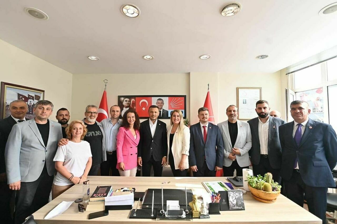 İYİ Partİ'de toplu istifa: 40 kişi CHP'ye katıldı