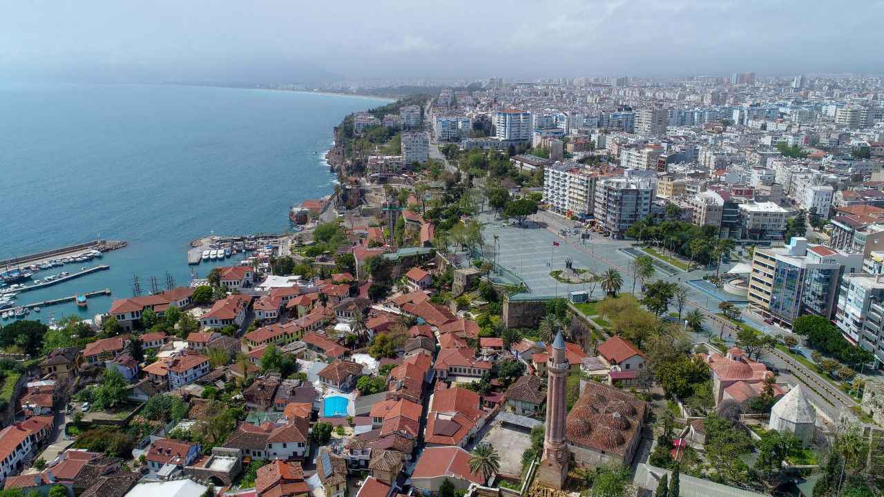 Antalya ve Çevre İllerde Hafta Sonu Açık Hava Hakim Olacak