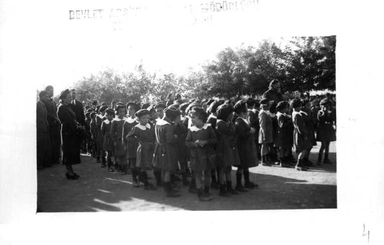 Atatürk'ün bilimeyen resmi