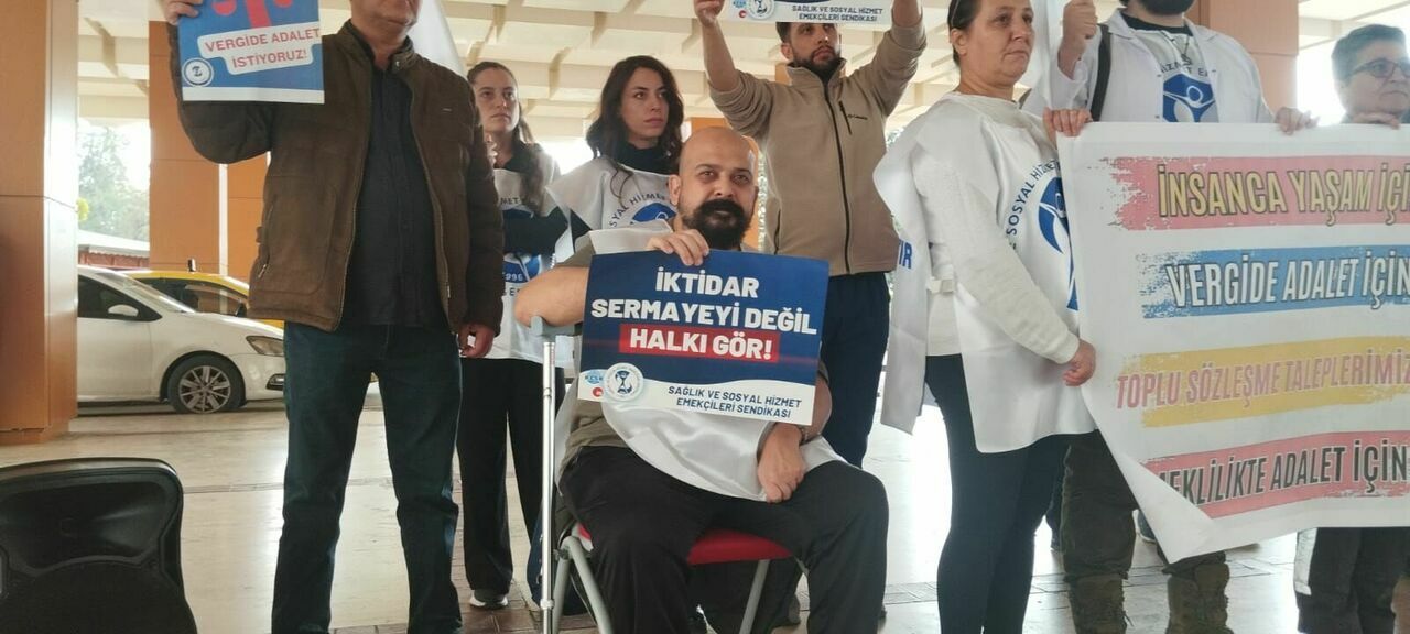 Antalya'da ki sağlık emekçileri iktidarı uyardı