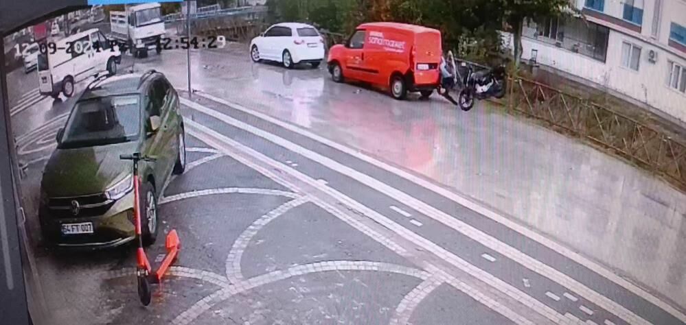 Manavgat’ta Motosiklet Sürücüsü Kaza Yaptı! Takla Attı-1