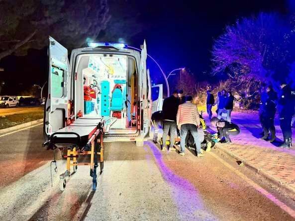 Gazipaşa'da Motosiklet Kazası: 2 Kişi Yaralandı