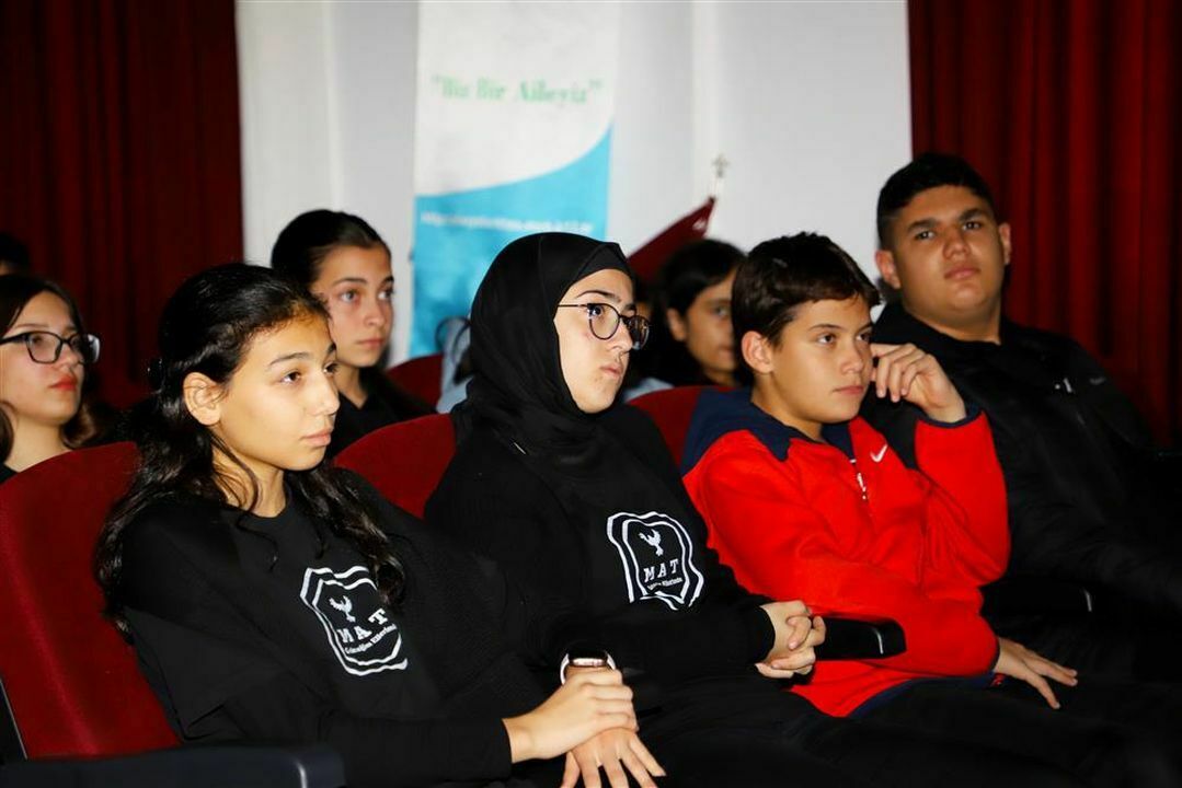 Heykel Sanatçıları Alanyalı Öğrencilerle Buluştu 4