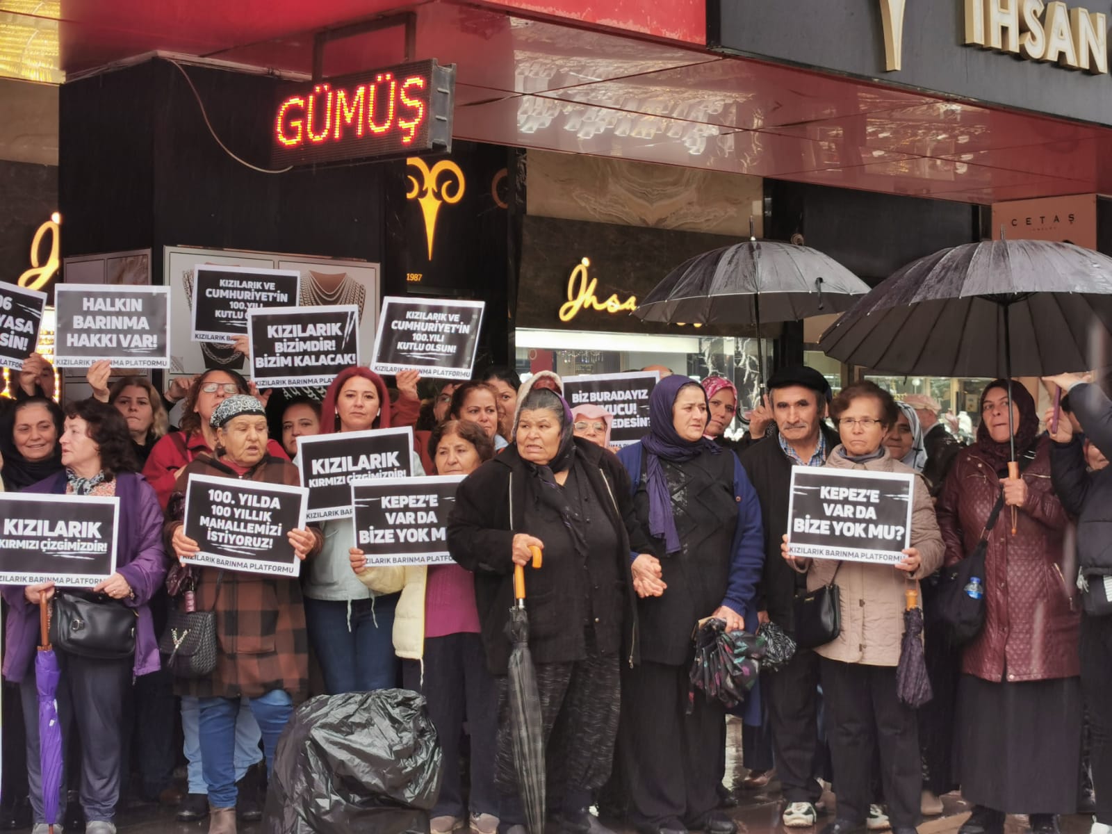 Muratpaşa'nın Kızılarık Mahallesi'nde Mülkiyet Sorunu Büyüyor