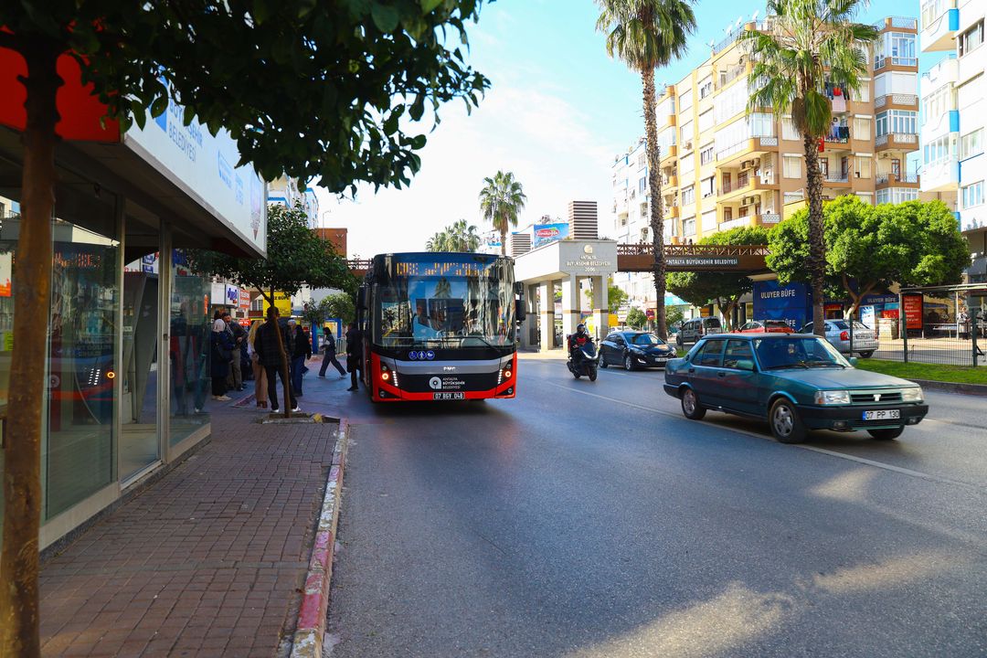 Antalya'da Ana Arterlerde Sağ Şerit Otobüslere Tahsis Edildi 1