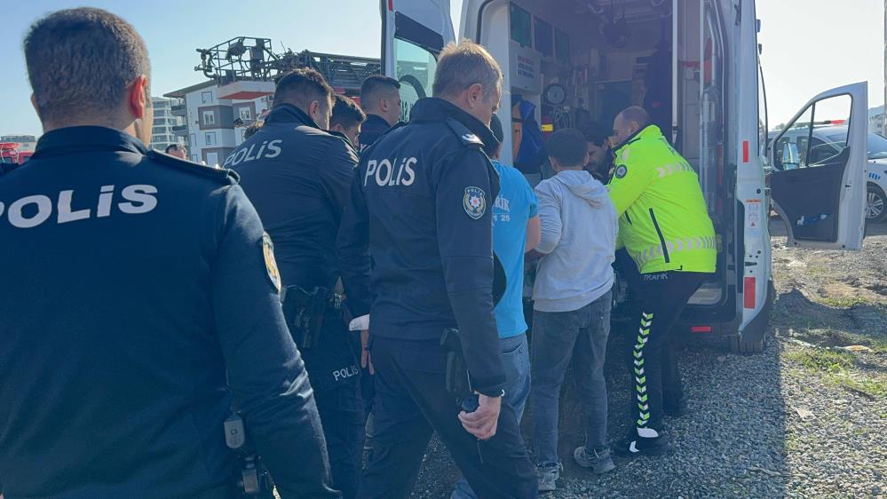 Gazipaşa'da İnşaatta Kalıp Çöktü: 3 İşçi Yaralandı