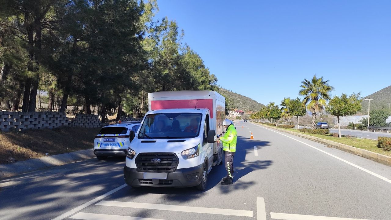 Antalya'da 1 Haftada 63 Bin Araç Denetlendi 3