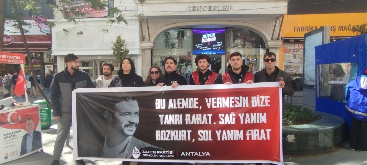 Antalyalı Gençlerden Ümit Özdağ'a Destek 2
