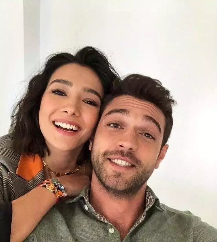 Aybüke Pusat Ve Furkan Andıç, Yıllarca Gözlerden Uzak Yaşadıkları Ilişkilerini Sevgililer Günü'nde Resmen Duyurdu.1